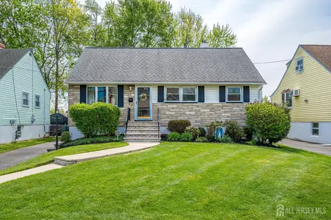 129 Bedford Ave, Iselin, NJ 08830
