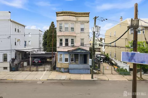 8-10 Horatio St, Newark, NJ 07105