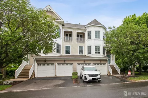 69 S Shore Dr S, South Amboy, NJ 08879