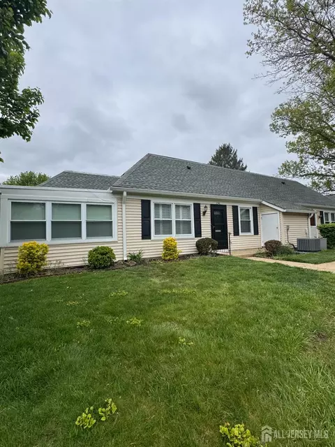 234 Marblehead Ln, Monroe, NJ 08831