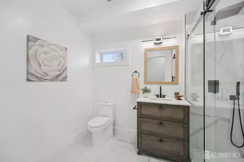 Bath - 75 Jefferson Blvd, Edison, NJ 08817 photo 4 of 6