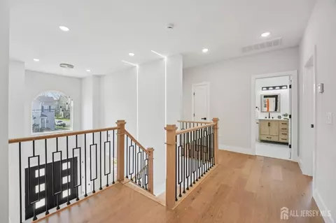 Entry Way - 75 Jefferson Blvd, Edison, NJ 08817 photo 11 of 19
