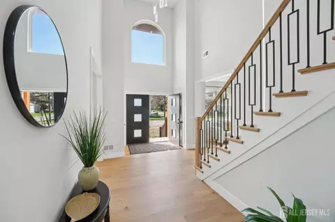 Entry Way - 75 Jefferson Blvd, Edison, NJ 08817 photo 2 of 19