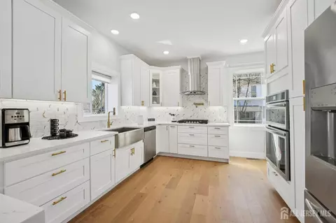 Entry Way - 75 Jefferson Blvd, Edison, NJ 08817 photo 7 of 19
