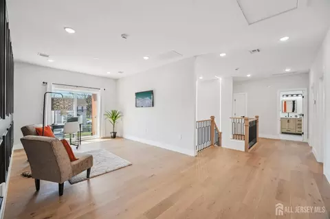 Entry Way - 75 Jefferson Blvd, Edison, NJ 08817 photo 15 of 19