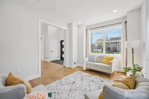 Entry Way - 75 Jefferson Blvd, Edison, NJ 08817 photo 10 of 19