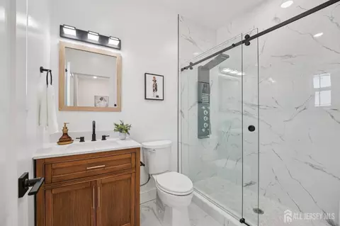Bath - 75 Jefferson Blvd, Edison, NJ 08817 photo 3 of 6