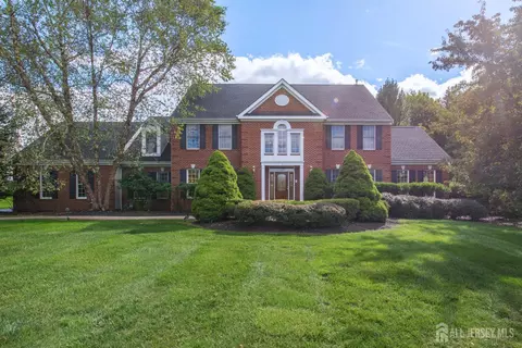 2 Harvest Ln, Washington, NJ 07853