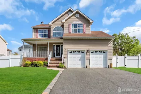 24 Naples Ave, Cliffwood, NJ 07721