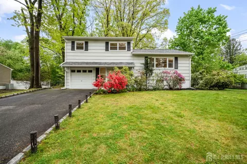 12 Barrie Rd, East Brunswick, NJ 08816