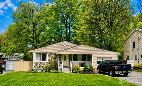 278 North Dr, North Plainfield, NJ 07060