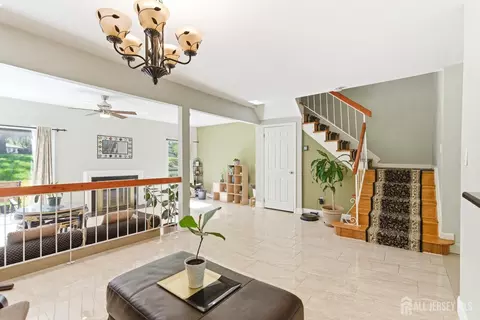 Entry Way - 103 Timber Oaks Rd, Edison, NJ 08820 photo 2 of 3