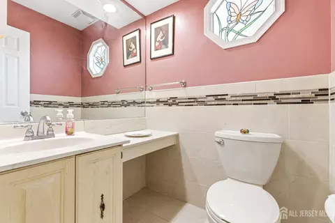 Bath - 103 Timber Oaks Rd, Edison, NJ 08820 photo 1 of 3