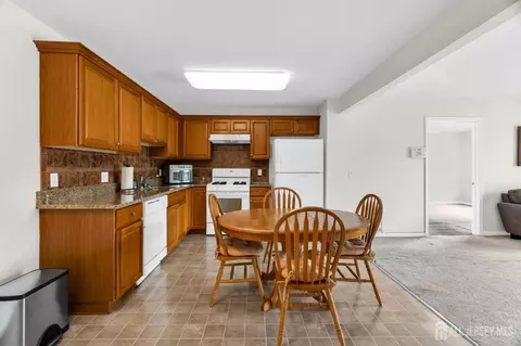 Kitchen - 49 Liddle Ave, Edison, NJ 08837 photo 1 of 2