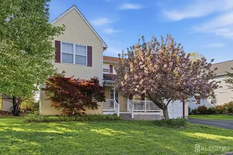 6 Shoshoni Way, Branchburg, NJ 08876