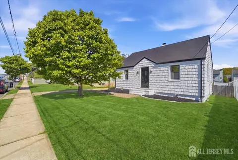 48 Delaware Ave, Carteret, NJ 07008