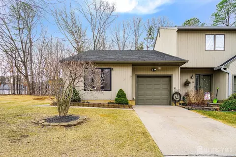 25 Carmel Ct, Old Bridge, NJ 08857