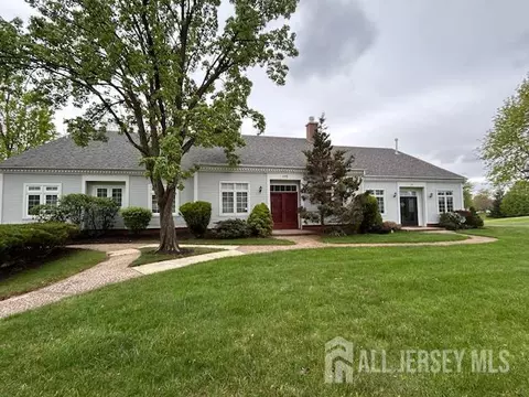 48 Winthrop Rd #B, Monroe, NJ 08831