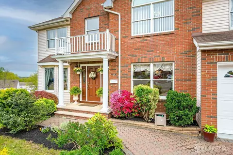 15 Alexander Ct, South River, NJ 08882