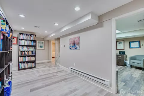 Entry Way - 22 Celler Rd, Edison, NJ 08817 photo 5 of 5