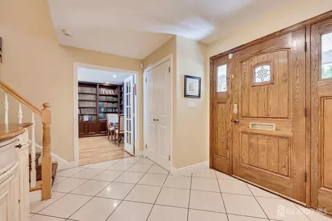 Entry Way - 22 Celler Rd, Edison, NJ 08817 photo 2 of 5
