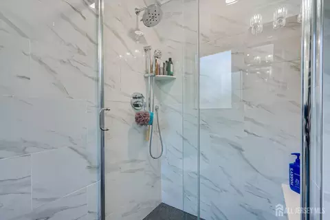 Bath - 22 Celler Rd, Edison, NJ 08817 photo 2 of 5