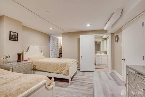 Bedroom - 22 Celler Rd, Edison, NJ 08817 photo 9 of 10