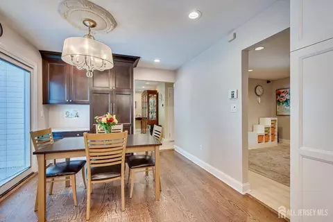 Dining - 22 Celler Rd, Edison, NJ 08817 photo 2 of 4