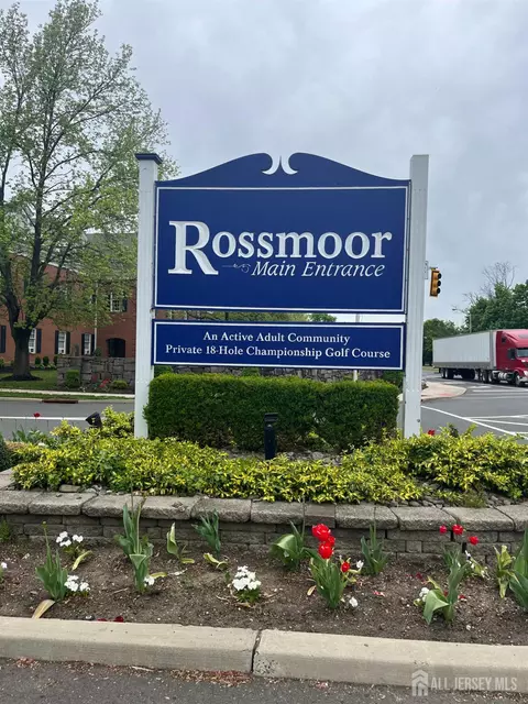 320 Sharon Way #B, Monroe, NJ 08831
