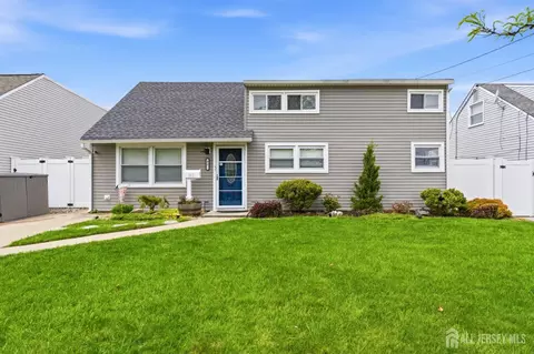 93 Marion St, Carteret, NJ 07008