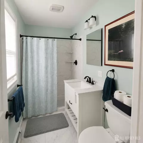 Bath - 71 Bimini Dr, Berkeley, NJ 08757 photo 3 of 3