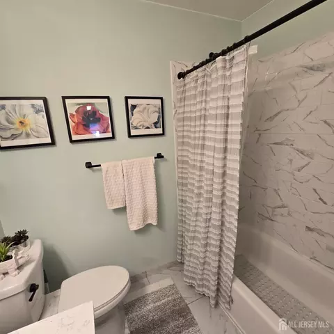 Bath - 71 Bimini Dr, Berkeley, NJ 08757 photo 2 of 3
