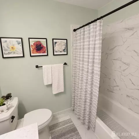 Bath - 71 Bimini Dr, Berkeley, NJ 08757 photo 1 of 3