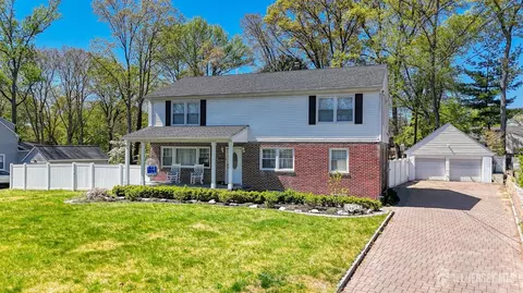 61 Herbert Dr, East Brunswick, NJ 08816