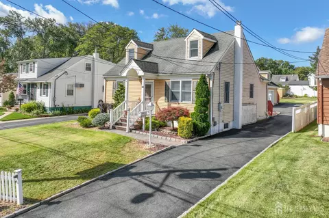 41 Clover Ave, Colonia, NJ 07067