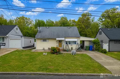 520 N Park Dr N, Perth Amboy, NJ 08861