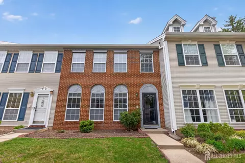 13 Diaz Ct, Franklin Park, NJ 08823