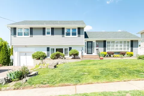 67 Thomas Pl, Edison, NJ 08837