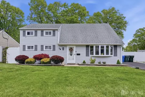 38 Wendy Rd, Colonia, NJ 07067