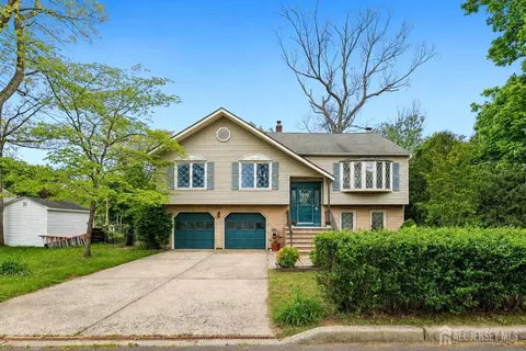 61 Sunset Ave, Old Bridge, NJ 08857