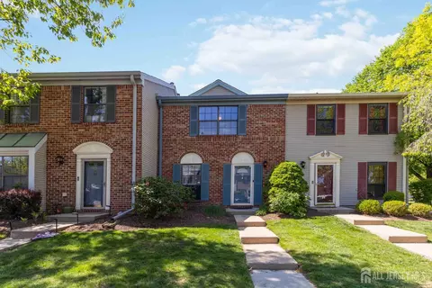 2 Daniel Dr, Franklin Park, NJ 08823