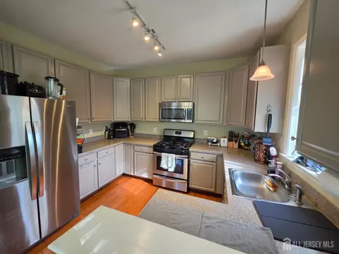 132 Timberlake Dr, Trenton, NJ 08618