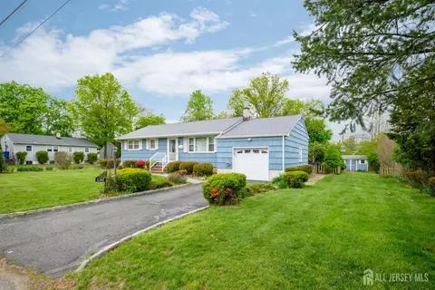 136 Roberts Ave, Piscataway, NJ 08854