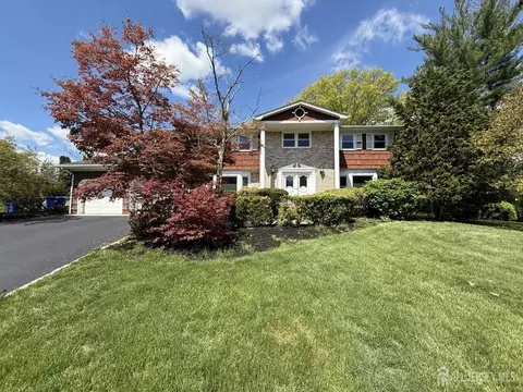 4 Fern Ct, North Brunswick, NJ 08902