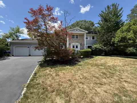 4 Fern Ct, North Brunswick, NJ 08902