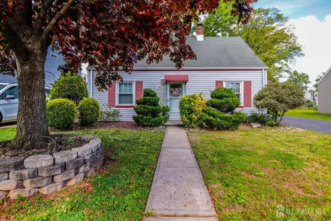 215 Loring Ave, Edison, NJ 08817