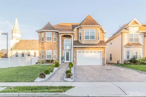 66 S Whittier St, Carteret, NJ 07008