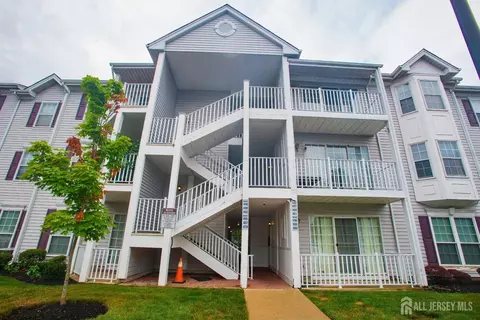 488 Witney Ct, North Brunswick, NJ 08902