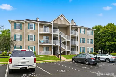 102 Albury Way, North Brunswick, NJ 08902