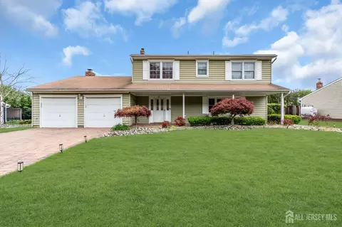 23 N Rhoda St N, Monroe, NJ 08831